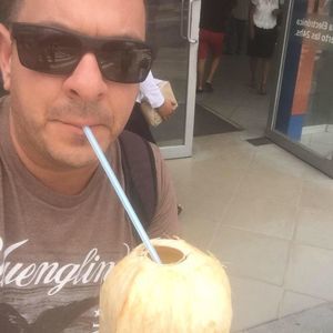 Meet your Posher, Cesar